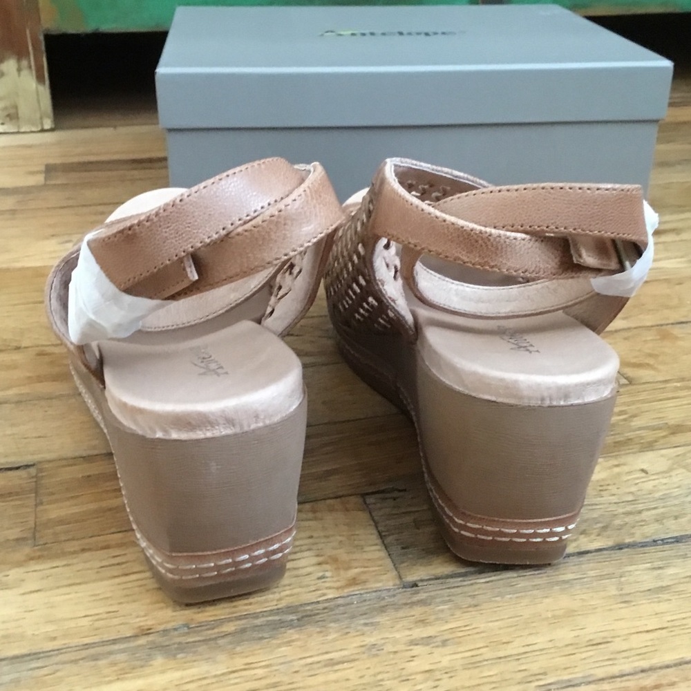 NIB Tyla leather platform sandals - Picture 9 of 12